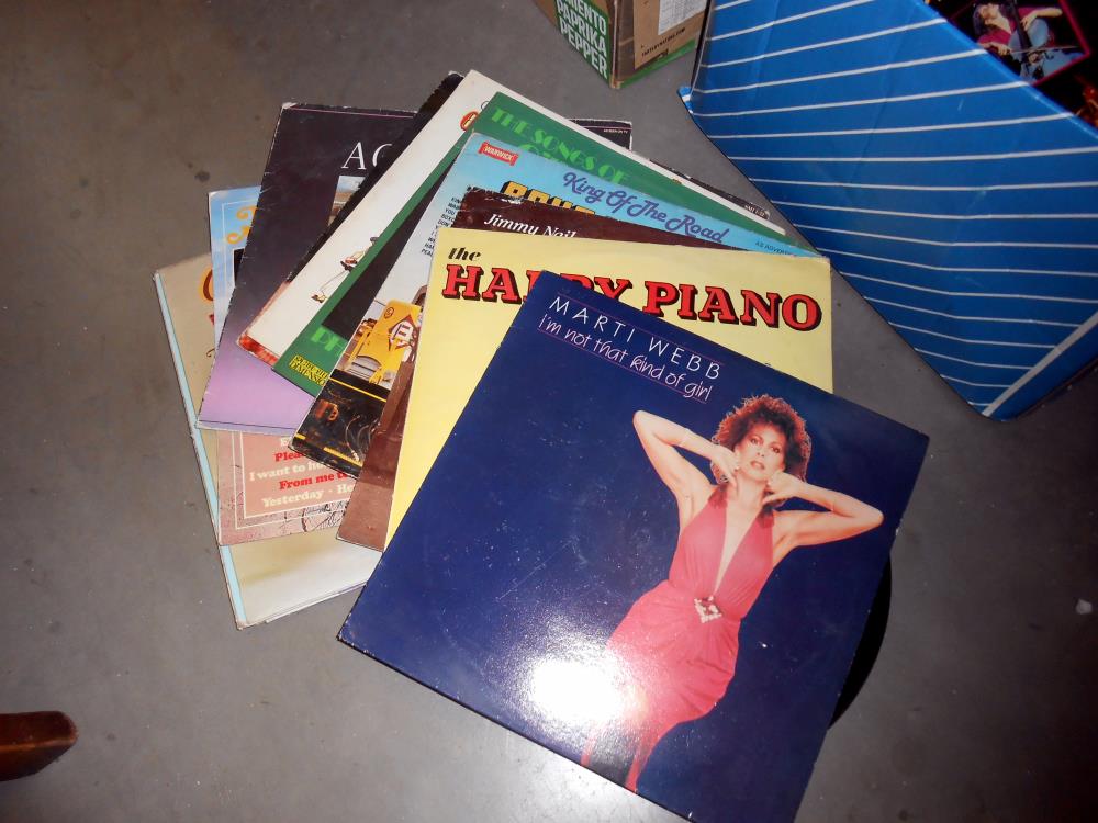 A large selection of vinyl LP records, Max Jaffa, Gilbert O'Sullivan, Marti Webb, - Image 4 of 4
