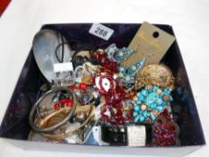 A Mixed lot of costume jewellery