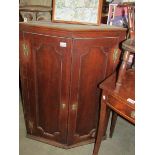 A good 19th century oak 2 door corner cupboard.