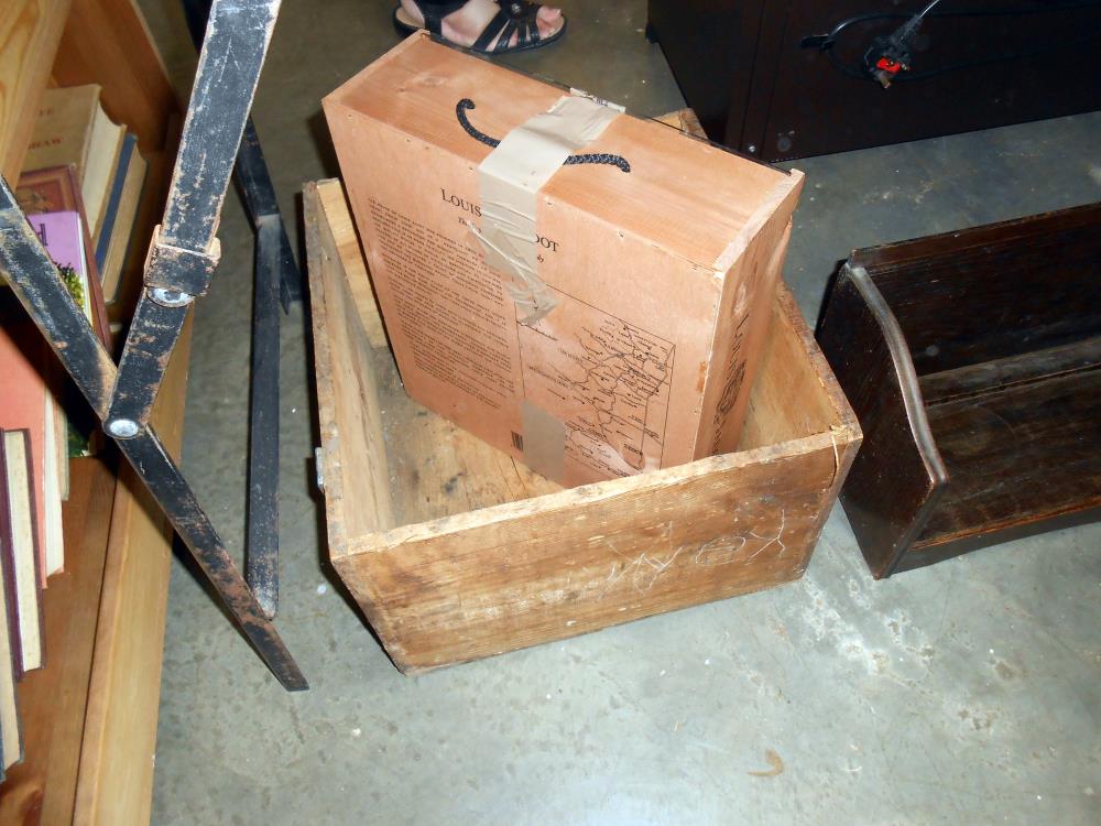 Vintage Martell Cognac wooden box, jewellery display cabinet, book rest etc. - Image 4 of 4