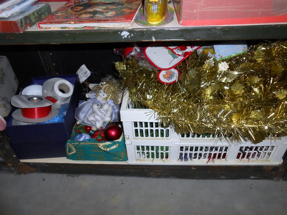 4 shelves of Christmas decoration including some vintage items - Image 6 of 6