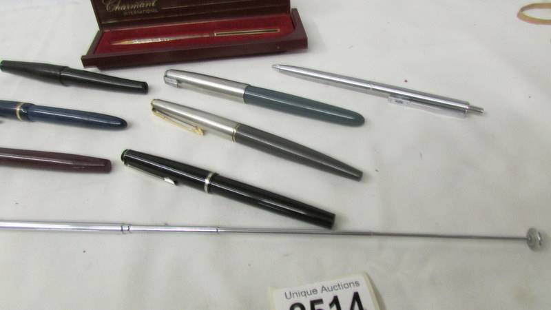 A mixed lot of old pens etc., including a Parker fountain pen marked Sterling 925 France. - Image 4 of 5