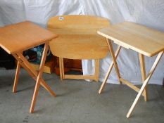 3 foldable pine tables