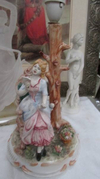 A figural table lamp and 3 figures. - Image 2 of 5