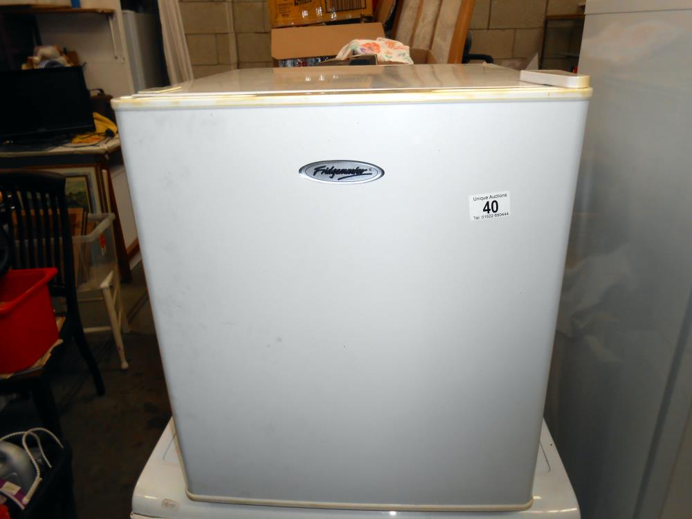 A Fridgemaster table top fridge