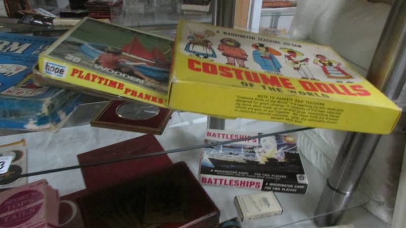 A good lot of vintage games. - Image 2 of 5