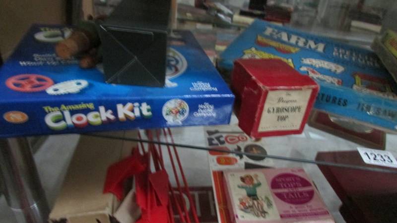 A good lot of vintage games. - Image 3 of 5