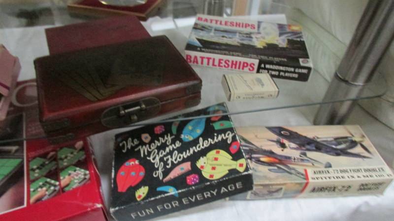 A good lot of vintage games. - Image 5 of 5