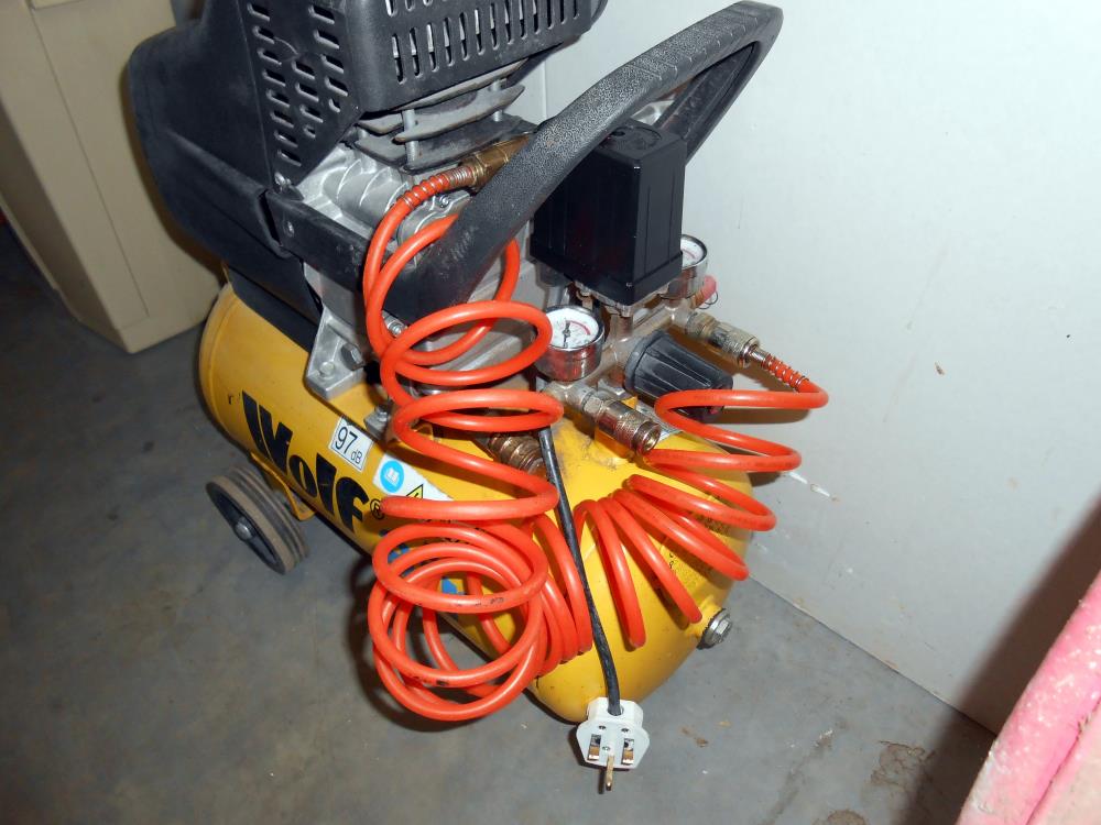 A Wolf air compressor 24 litre - Sioux 25, in working order (according to seller, - Image 2 of 2