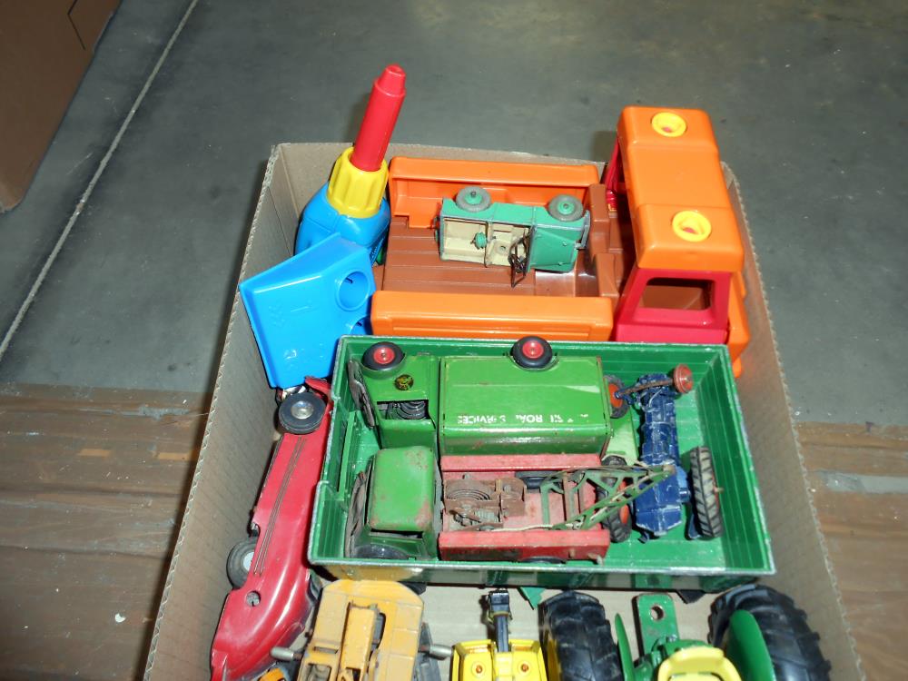 A box of playworn diecast including Matchbox, Dinky, Tri-ang etc. - Image 3 of 3
