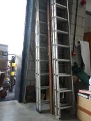 3 alluminium extending ladders (3m, 3.5m & 4m) & a wooden ladder (3.