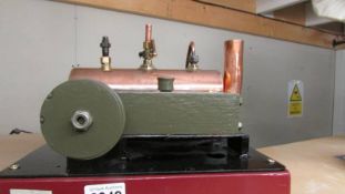 A large scale model stationary steam engine. Base 30cm x 25cm, Height 22.