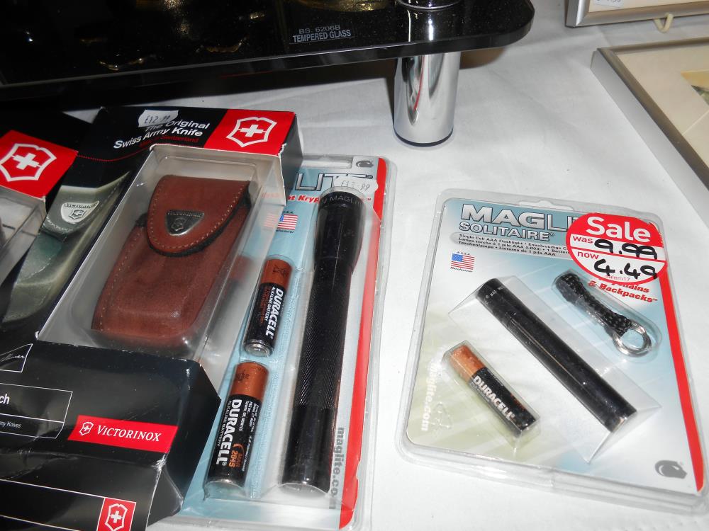 2 boxed Victorinox 33 function Swiss Champ Army knives and 2 leather pouches and quantity of mini - Image 4 of 4