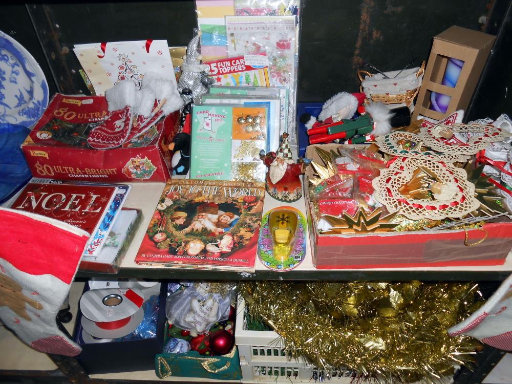 4 shelves of Christmas decoration including some vintage items - Image 5 of 6