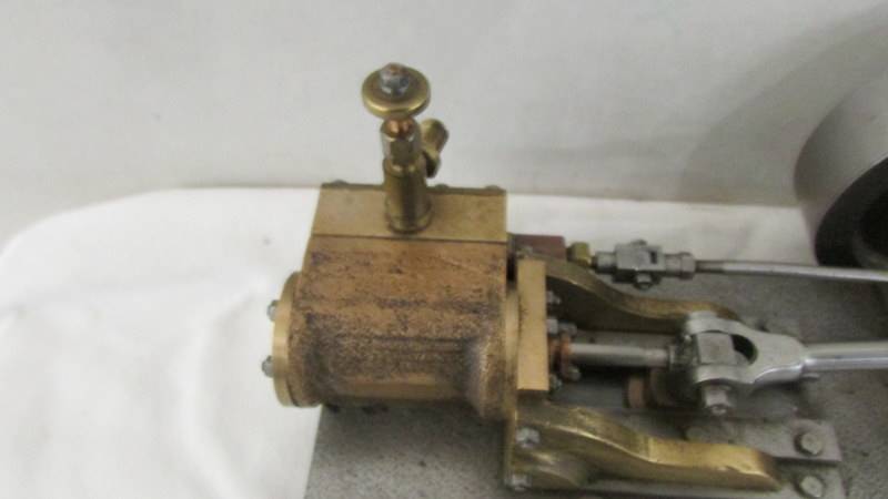 A model steam engine accessory. - Image 2 of 3