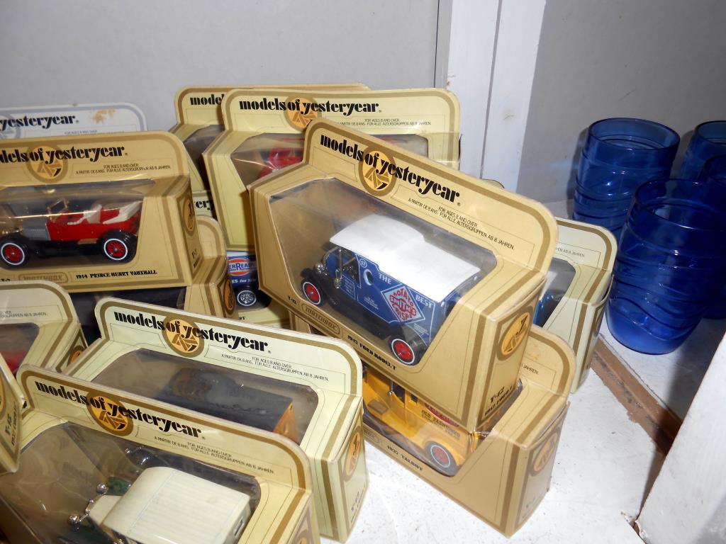 A large quantity of boxed Matchbox models of yesteryear on 2 shelves (over 40) - Image 7 of 7