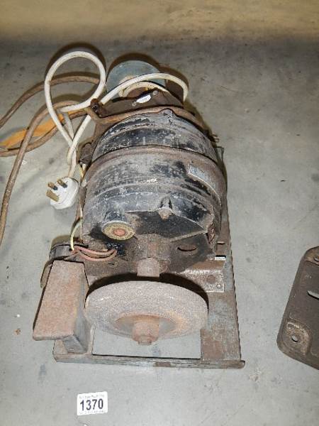 An old grinding motor.