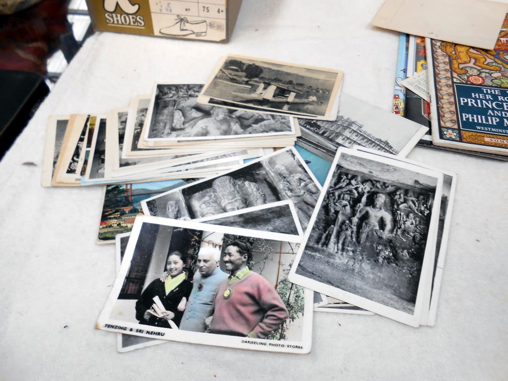 A selection of Nehru memorabilia/ephemera including postcards etc. - Image 7 of 8