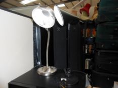 2 reading lamps,