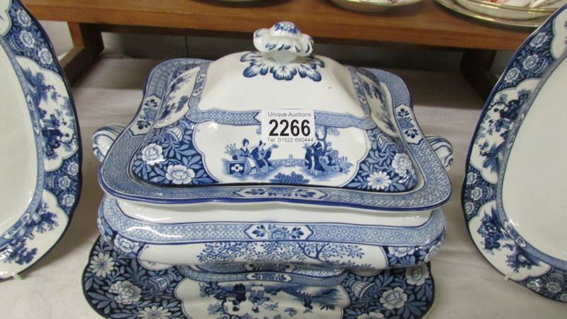5 pieces of Booth's Ming pattern dinnerware comprising large tureen, - Image 2 of 4