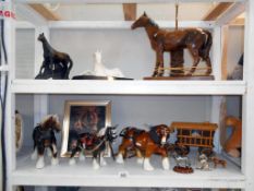 A vintage horse lamp (no shade and needs re-wiring) and quantity of other horses,