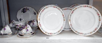 6 Royal Albert Belinda dinner plates,