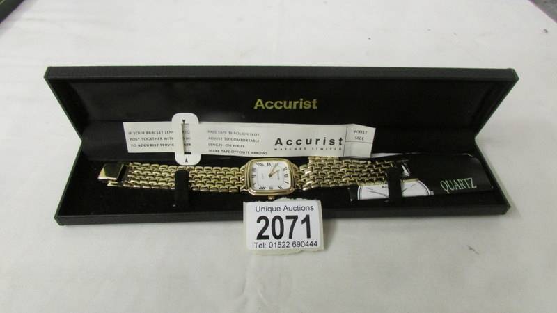 An Accurist gents wrist watch in working order.