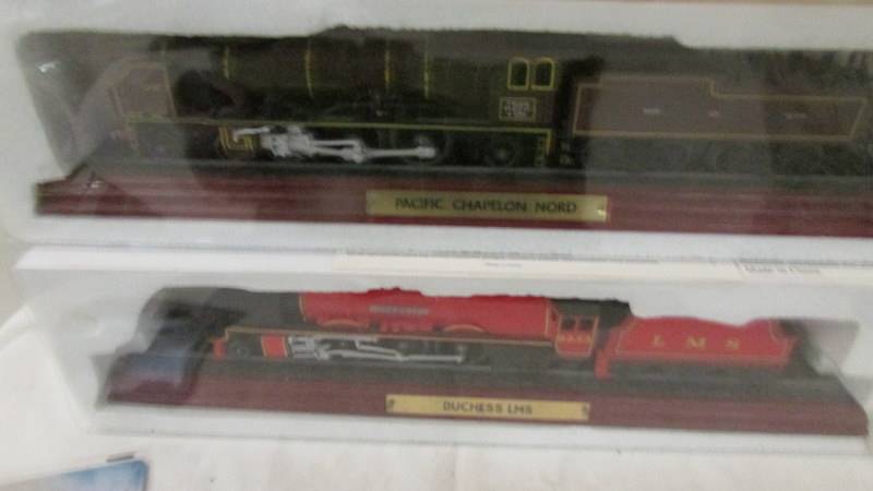 5 boxed and 3 unboxed ornamental model locomotives. - Image 6 of 6