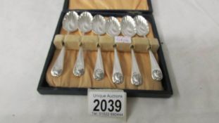 A cased set of 6 silver anthemian pattern teaspoon by James Dixon & Sons Ltd., 1 x1906 and 5 x 1907.