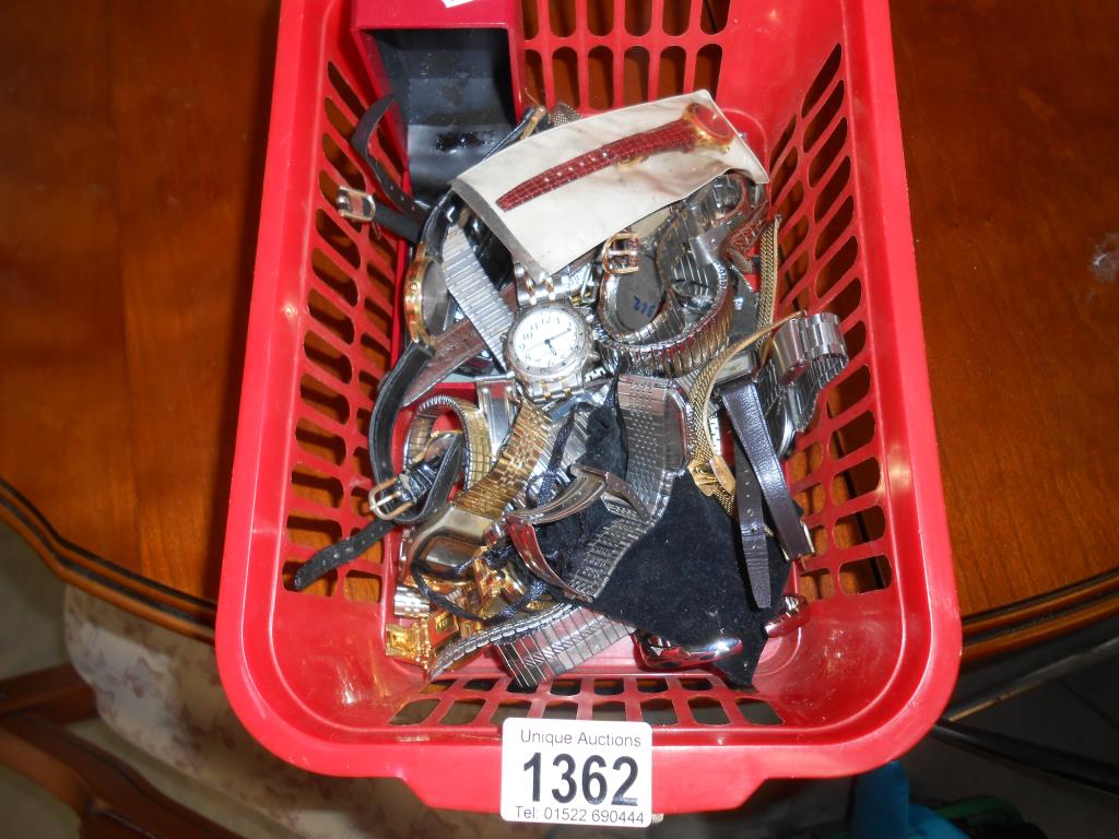 A quantity of ladies and gents watches - Image 2 of 3