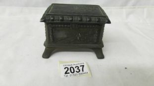 A good small spelter trinket box, in good condition.