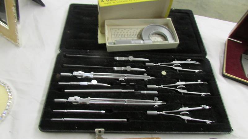 A mixed lot of gauges, a geometry set and other tools. - Image 2 of 5