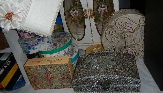 A mixed lot of jewellery boxes etc. - Image 2 of 2
