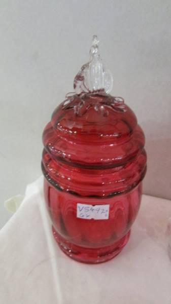 Six items of cranberry glass including pair of vases, single vase, lidded pot etc. - Image 4 of 6