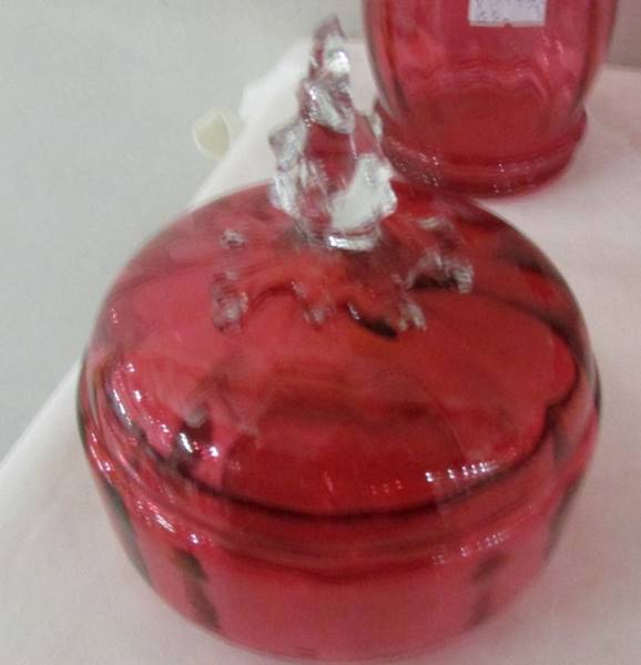 Six items of cranberry glass including pair of vases, single vase, lidded pot etc. - Image 5 of 6