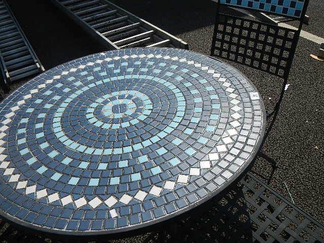 A metal garden table and chairs with tiled top. - Image 3 of 4