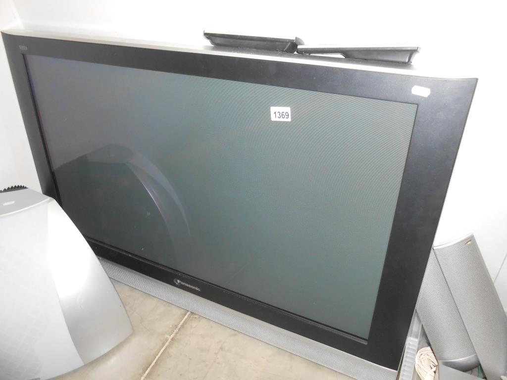 A 42" Panasonic tv, to be wall mounted, no stand, Panasonic control receiver Sa XR70, - Image 2 of 4