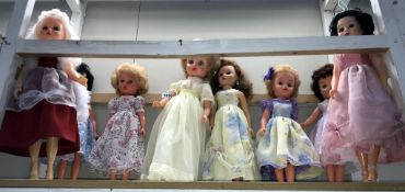 8 vintage teen dolls,