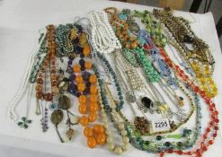 A good lot of assorted necklaces.