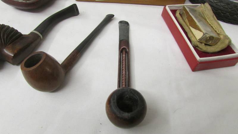 A mixed lot of vintage tobacco pipes, lighters, Goodyear ashtray etc. - Image 3 of 4