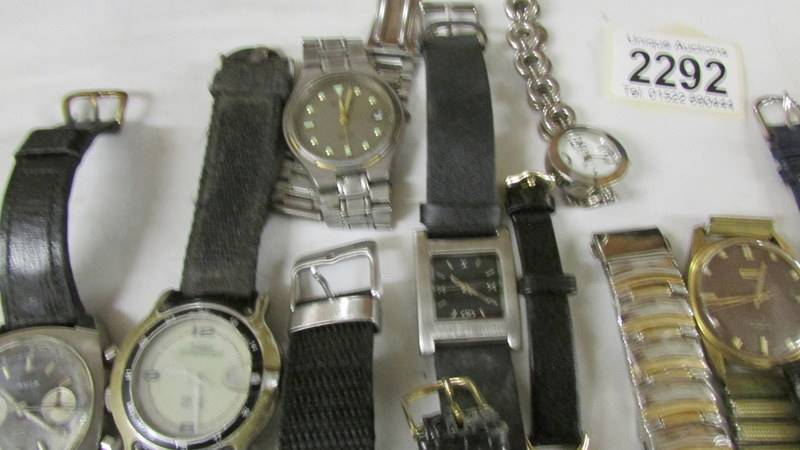 Approximately 18 ladies and gents wrist watches. - Image 4 of 5