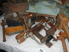 A mixed lot of tools including metal vice.