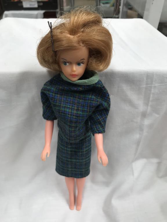 4 vintage Tressy dolls (1963) in Tressy clothes, - Image 2 of 5