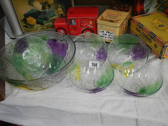 An overlaid glass fruit set.