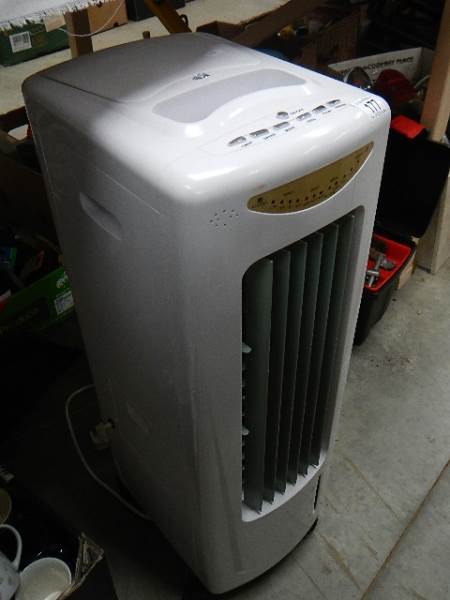A good air cooler, no makers name.