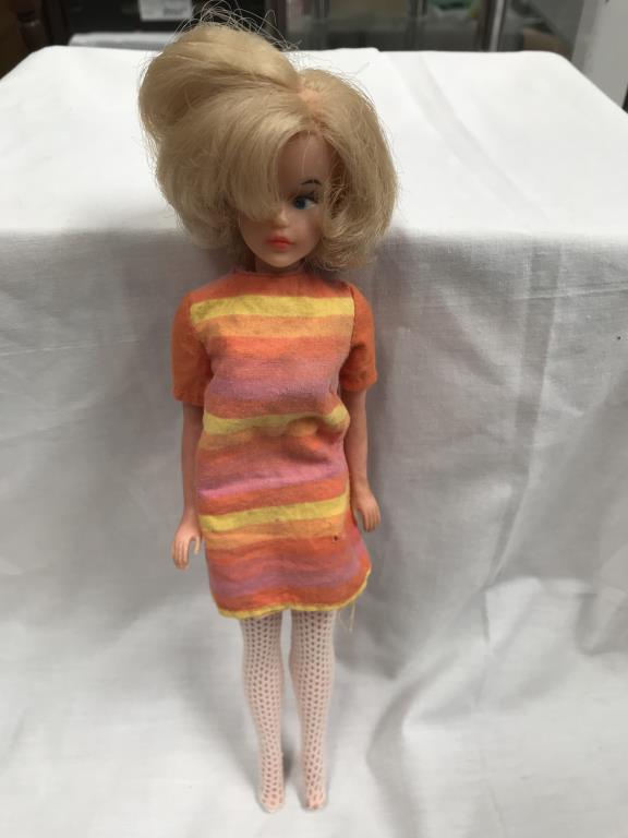 4 vintage Tressy dolls (1963) in Tressy clothes, - Image 3 of 5