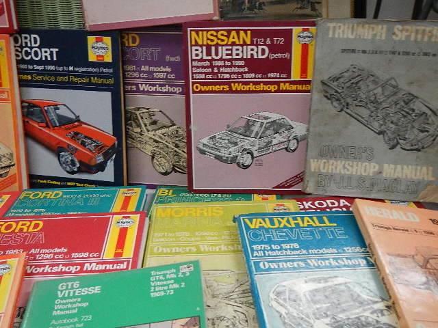 A quantity of Haynes workshop manuals including Ford, Morris, Triumph, Nissan etc. - Image 3 of 5