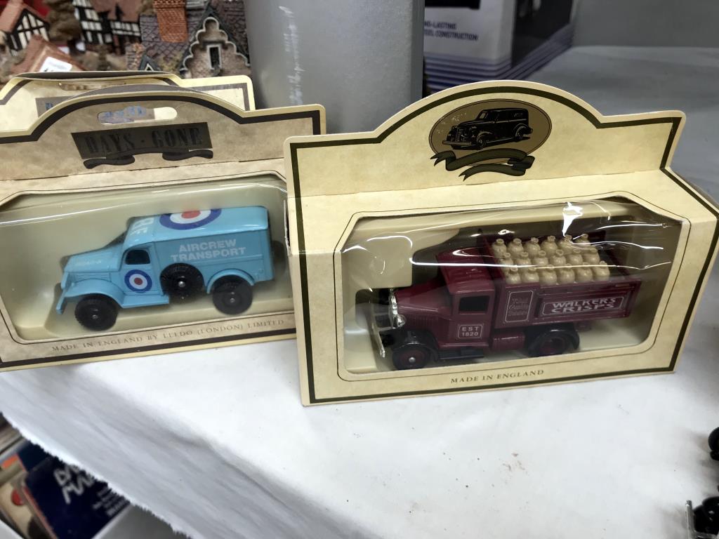 A selection of boxed & unboxed Lledo die cast vehicles - Image 6 of 13