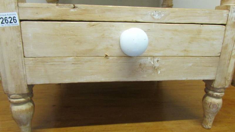 An old pine wash stand. - Image 3 of 3