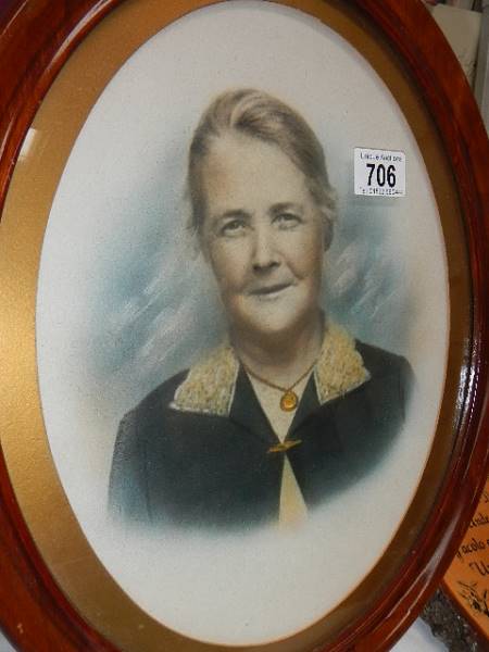 A Victorian oval portrait picture in frame.